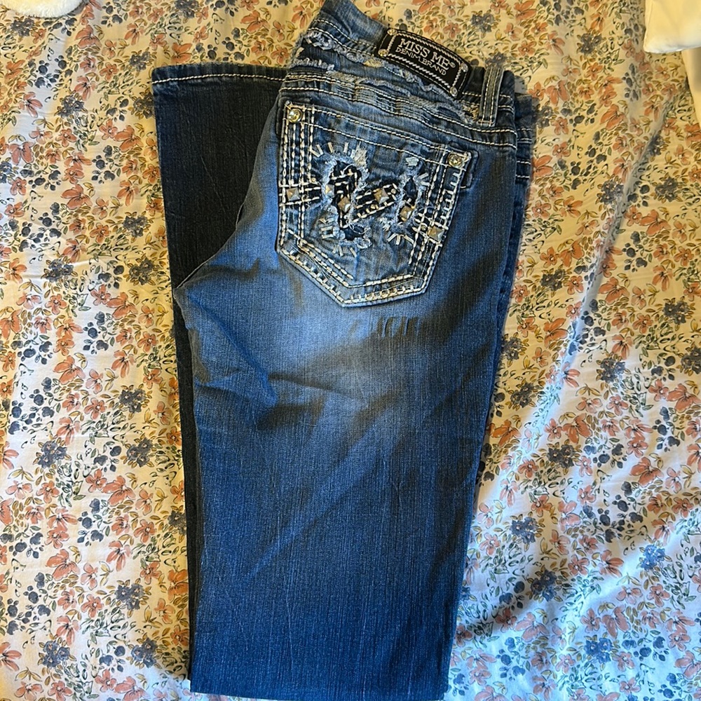Nice jeans, they just don’t fit me anymore. MISSING BUTTON, main one on front